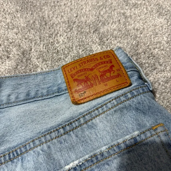 Levi’s 501 Vintage Styled Light Blue Distressed Denim Women’s Shorts 29” waist - Picture 8 of 14
